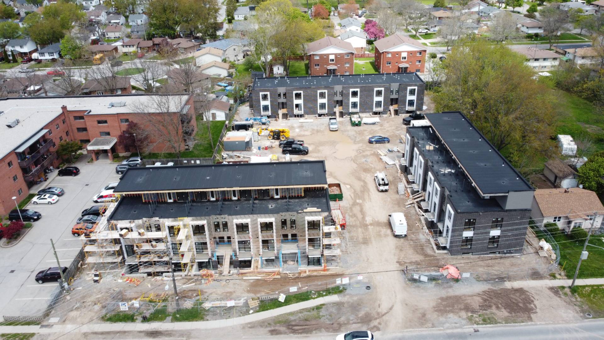 Niagara-Townhome-Development-Roof-Installation-FPC-Construction-and-M5V-Developments